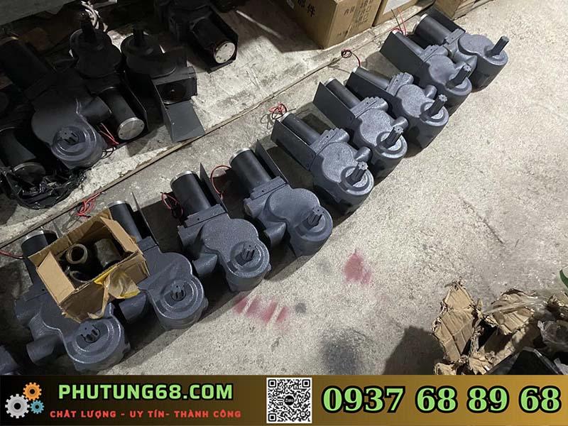 Bộ mô tơ cuốn bạt tự động lắp xe ben móc ben Bộ mô tơ cuốn bạt tự động lắp xe ben móc ben