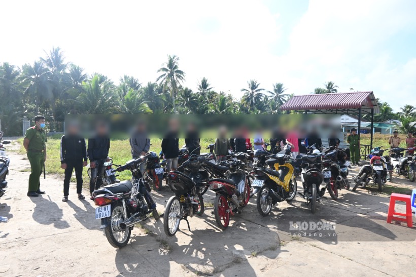 Công an ở tỉnh bến tre bắt giữ đối tượng sẵn sàng đua xe cộ trái phép Công an ở tỉnh bến tre bắt giữ lại đối tượng chuẩn bị đua xe pháo trái phép