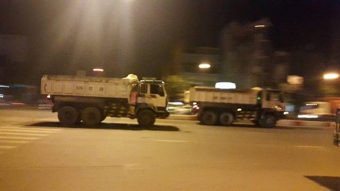 Kinh hoàng hung thần quỷ ác xe ben đua vận tốc trên phố tp sài thành vào thân đêm