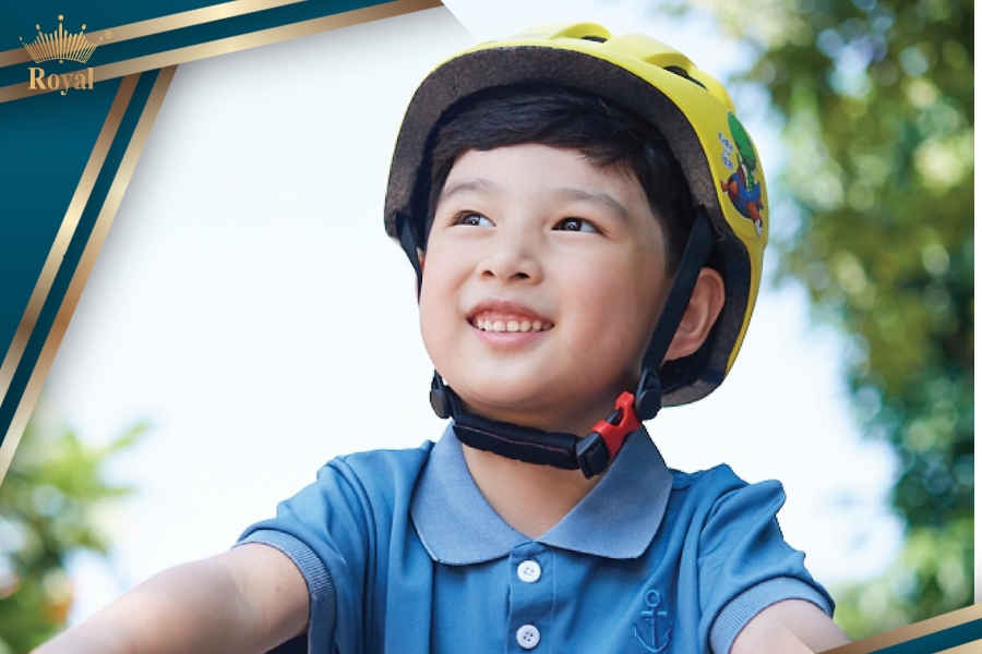 Có bắt buộc đội nón bảo hiểm cho bé bỏng tuổi giỏi không Có đề xuất đội nón bảo hiểm cho nhỏ bé tuổi giỏi không