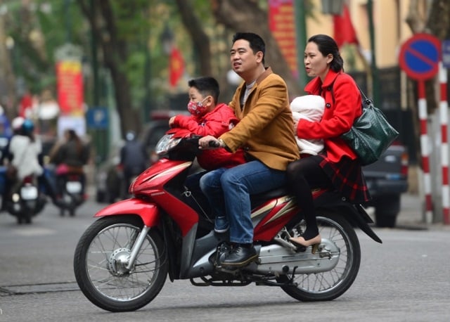 Mức phạt lỗi không team mũ bảo hiểm năm theo nghị định Mức phân phát lỗi không team mũ bảo hiểm năm theo nghị định