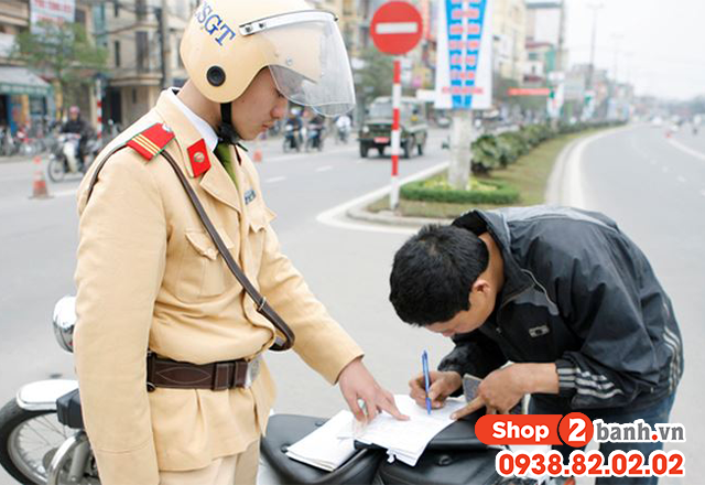 Năm đi xe cộ máy không tồn tại bảo hiểm cần bị phạt từng nào tiền Năm đi xe cộ máy không có bảo hiểm phải bị phạt bao nhiêu tiền