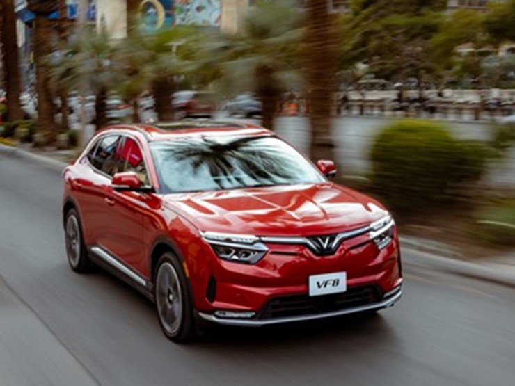 Khách hàng download xe năng lượng điện vinfast đề nghị cọc thuê pin sạc từ Khách hàng download xe năng lượng điện vinfast bắt buộc cọc thuê sạc từ