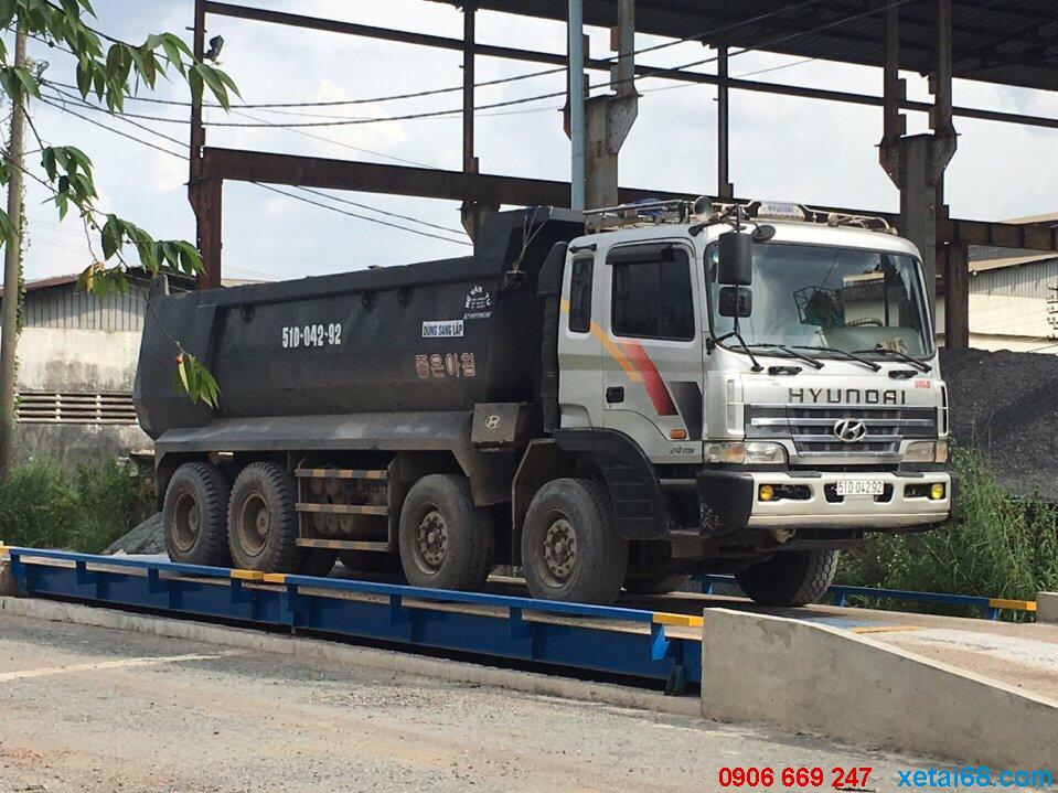 Xe ben hyundai trago gold Xe ben hyundai trago gold