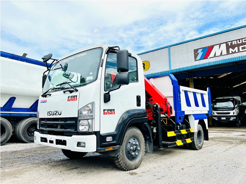 Xe cài đặt isuzu frr thùng ben từ đổ gắn thêm cẩu Xe cài đặt isuzu frr thùng ben trường đoản cú đổ đính thêm cẩu
